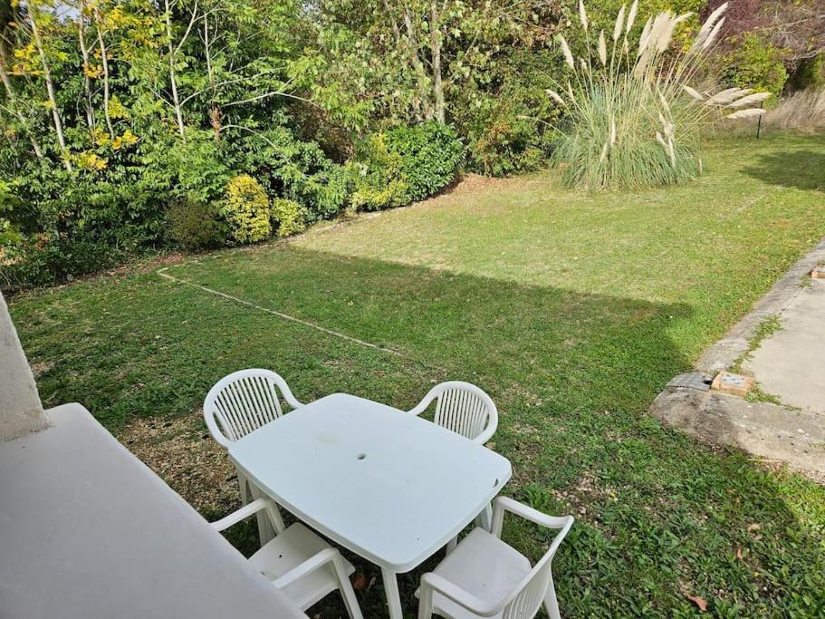 Maison Retour Vers Le Futur - 2 Chambres / Jardin Marmagne  Extérieur photo
